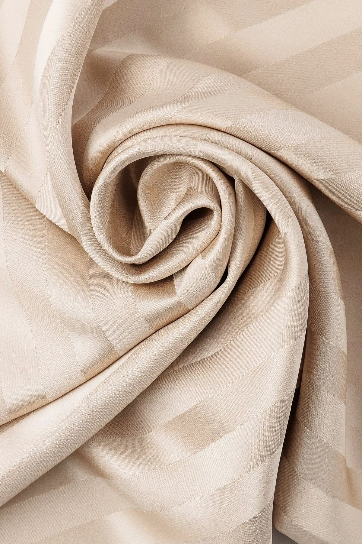30 Momme 100% Pure Mulberry Silk Pillowcase - Black Label